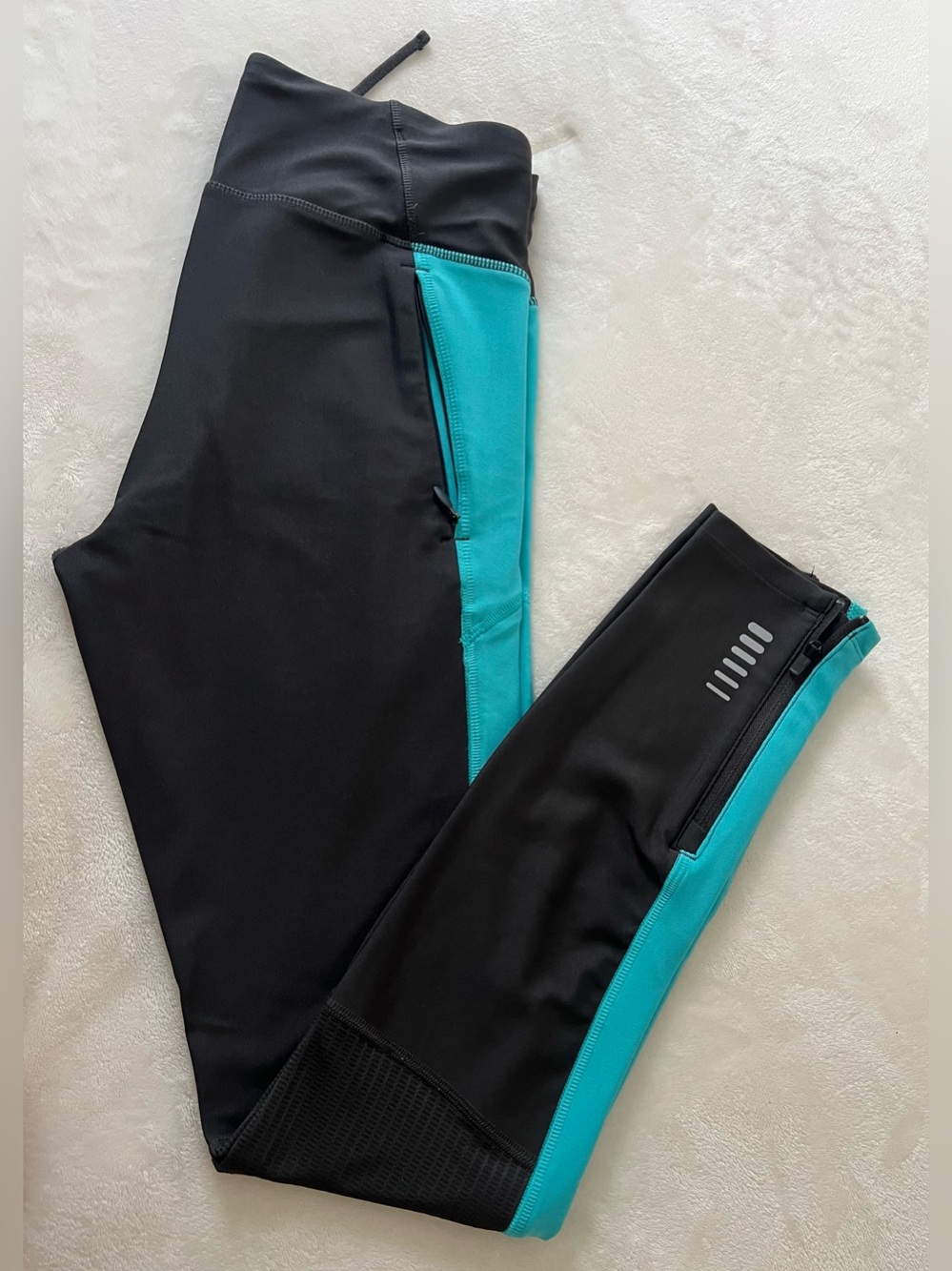 Gray Leggings with Teal Side Panels and Zipper Pocket